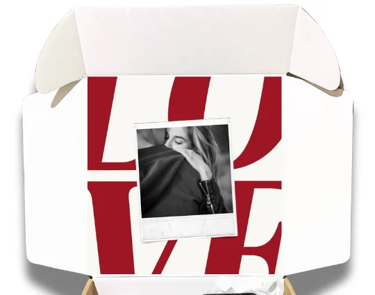 LOVE con una foto tipo polaroid