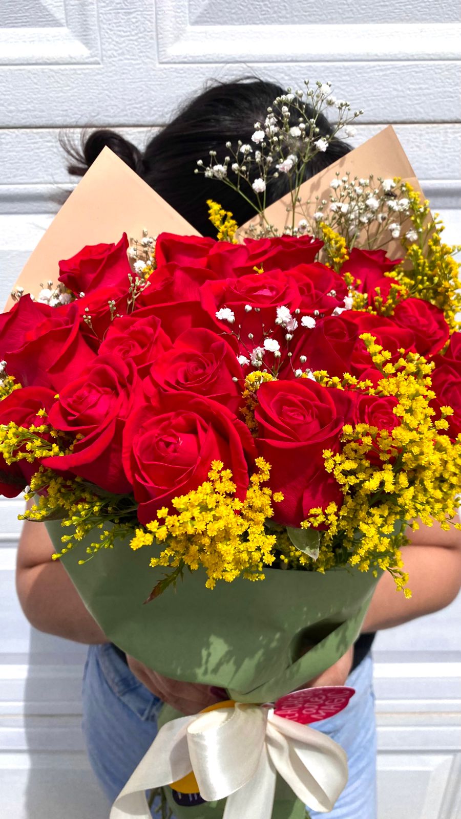Ramo de 12 rosas rojas para aniversario entregado a domicilio en Chihuahua
